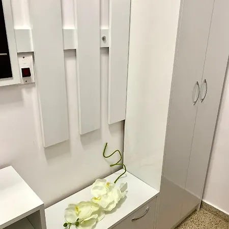 شقة ,,адела”-апартамент за гости