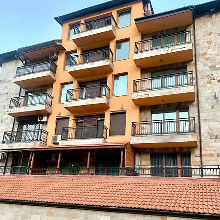 ,,адела”-апартамент за гости *